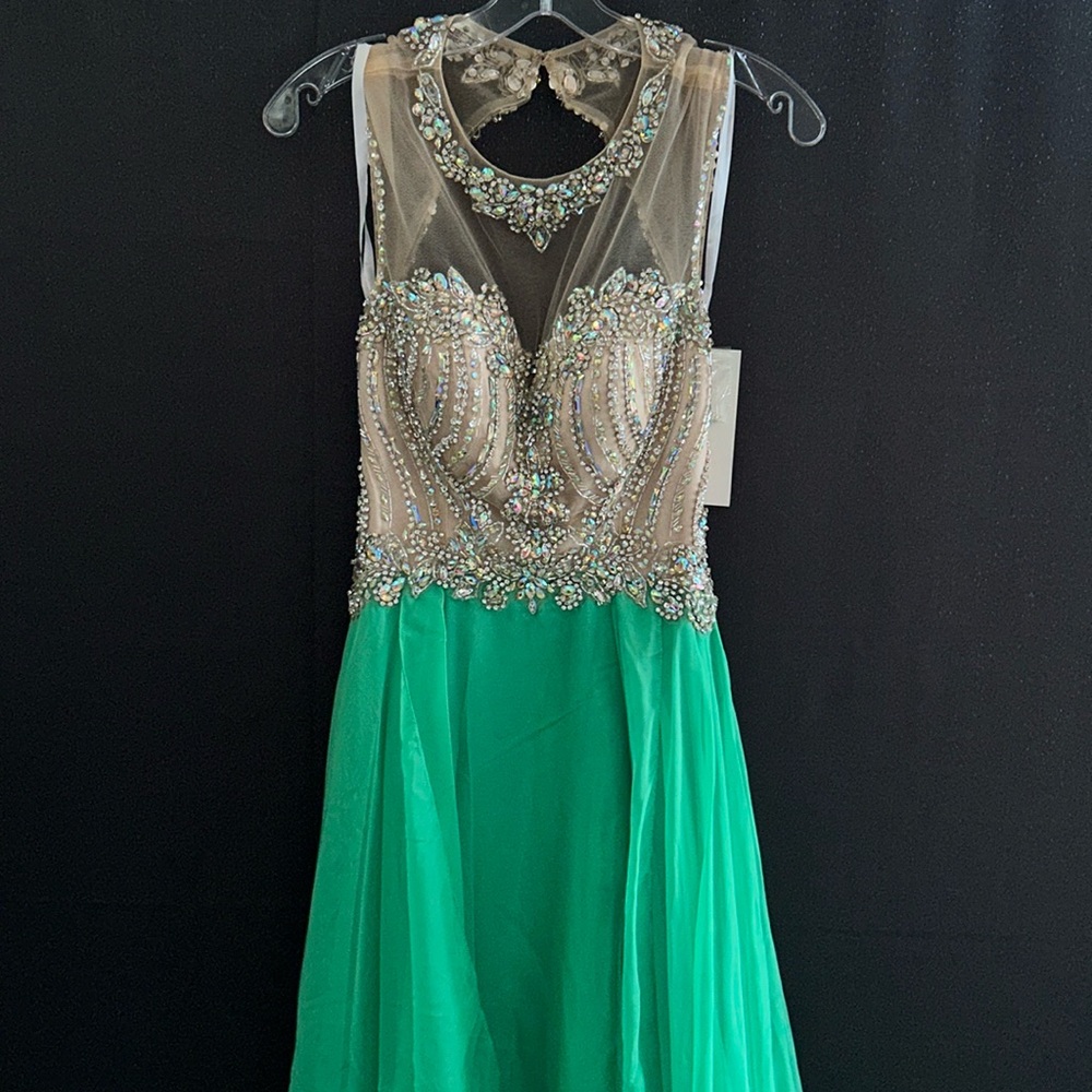 Dress with shint stone